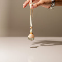 Load image into Gallery viewer, hanging car diffuser, air freshner